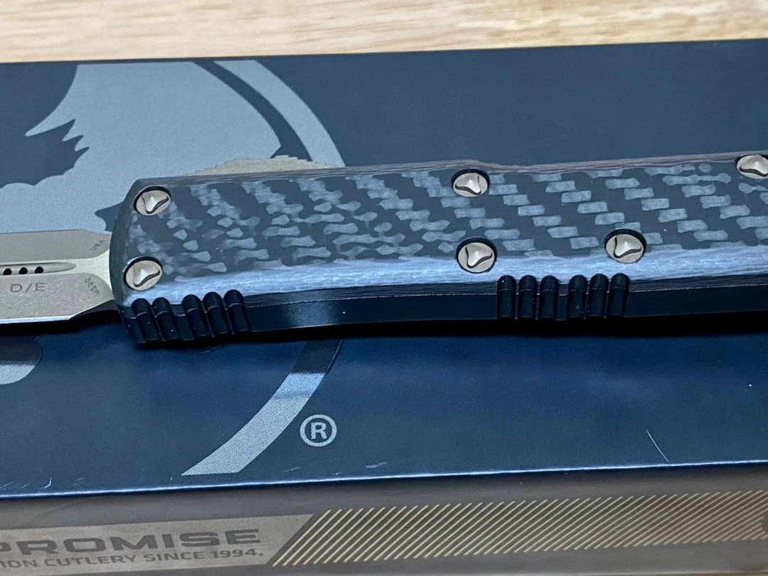 Budget ๐ Microtech UTX-85 D/E SS Carbon Fiber Top Bronze Apocalyptic 232-13APCFS ๐ 3 Microtech UTX-85 D/E SS Carbon Fiber Top Bronze Apocalyptic 232-13APCFS